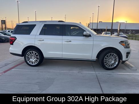 Used 2024 Ford Expedition Limited AWD/4WD image 4