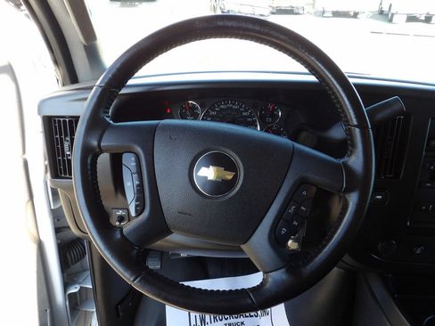 Used 2022 Chevrolet Express 2500 w/ Driver Convenience Package RWD image 20