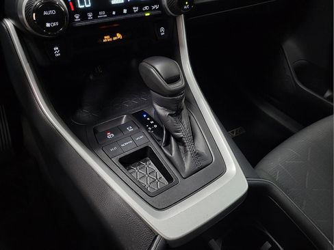 Certified 2024 Toyota RAV4 XLE w/ Convenience Package FWD image 18
