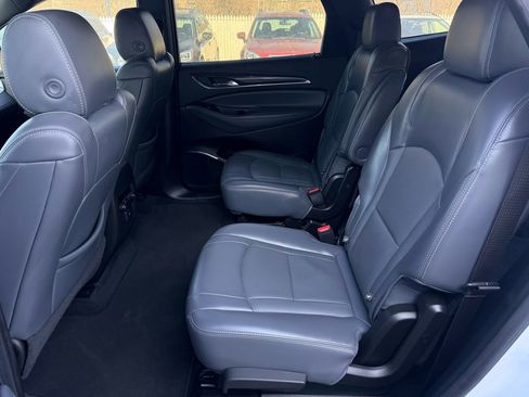 Used 2023 Buick Enclave Essence image 13