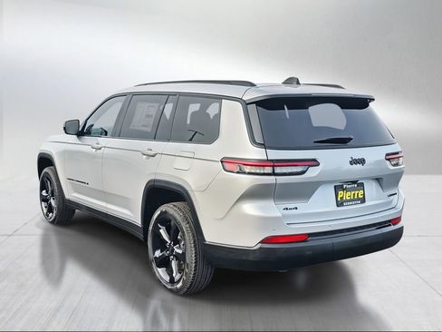 New 2025 Jeep Grand Cherokee L Limited w/ Black Appearance Package AWD/4WD image 4