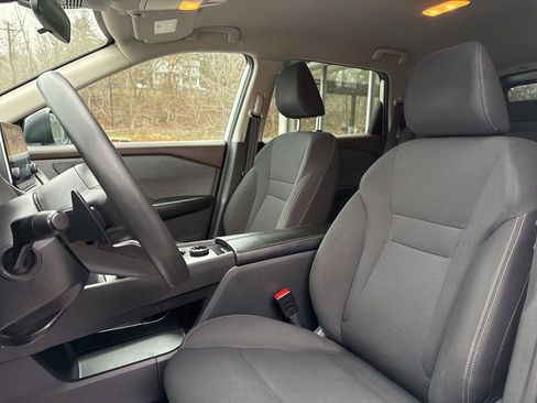 Used 2023 Nissan Rogue S image 17