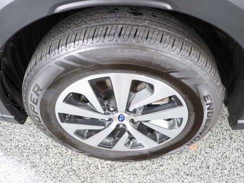 Used 2024 Subaru Outback Premium AWD/4WD image 11