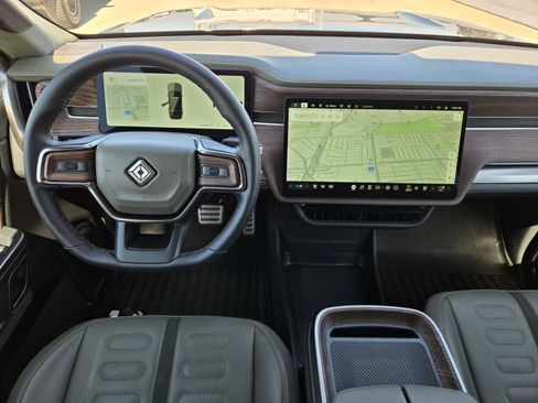 Used 2023 Rivian R1S Adventure AWD/4WD image 8