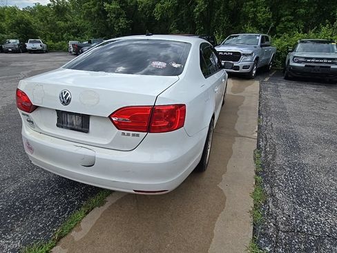 Used 2012 Volkswagen Jetta SE FWD image 7