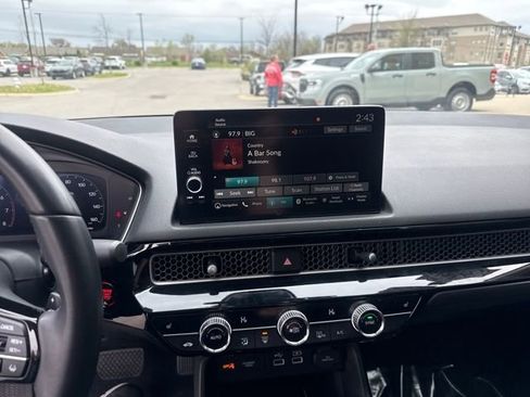 Used 2023 Honda Civic Touring image 14