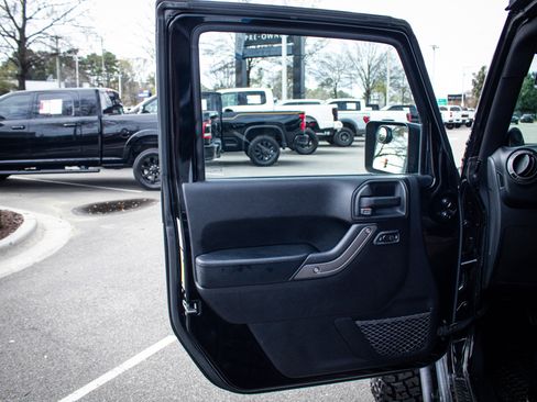 Used 2013 Jeep Wrangler Moab image 13
