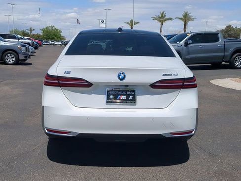 Used 2025 BMW i5 eDrive40i w/ Executive Package RWD image 7