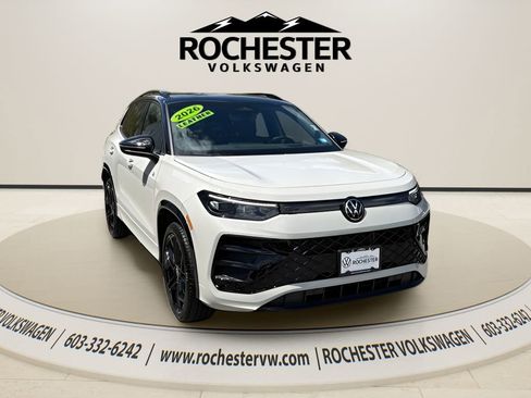 Used 2026 Volkswagen Tiguan SE R-Line AWD/4WD image 9