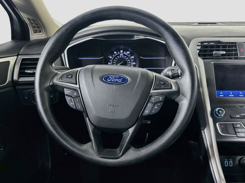 Used 2020 Ford Fusion SE FWD image 18