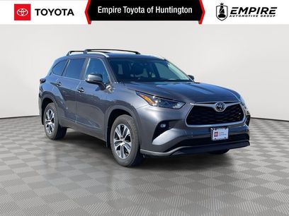 Used 2024 Toyota Highlander XLE