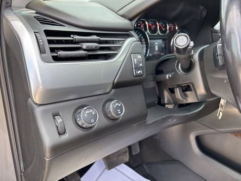 Used 2018 Chevrolet Suburban LT AWD/4WD image 7