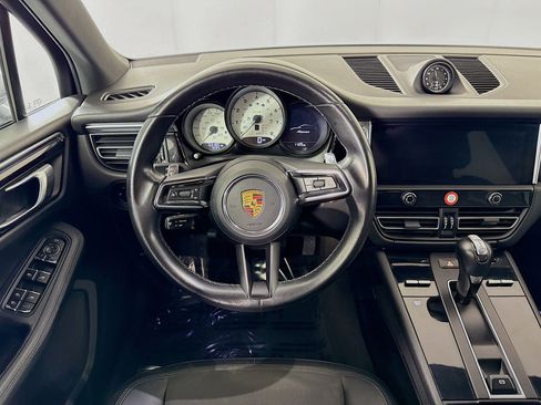 Certified 2022 Porsche Macan image 22