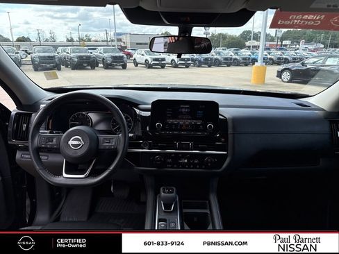 Certified 2024 Nissan Pathfinder SV image 21