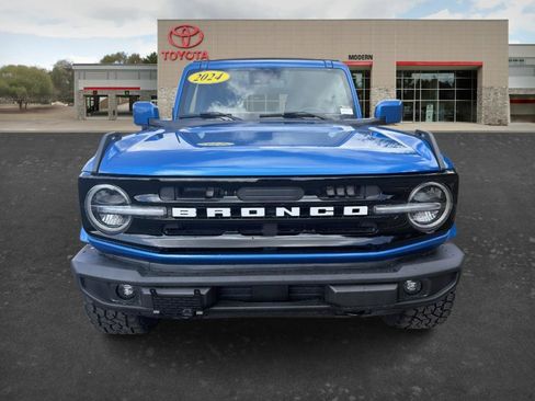 Used 2024 Ford Bronco Outer Banks AWD/4WD image 2