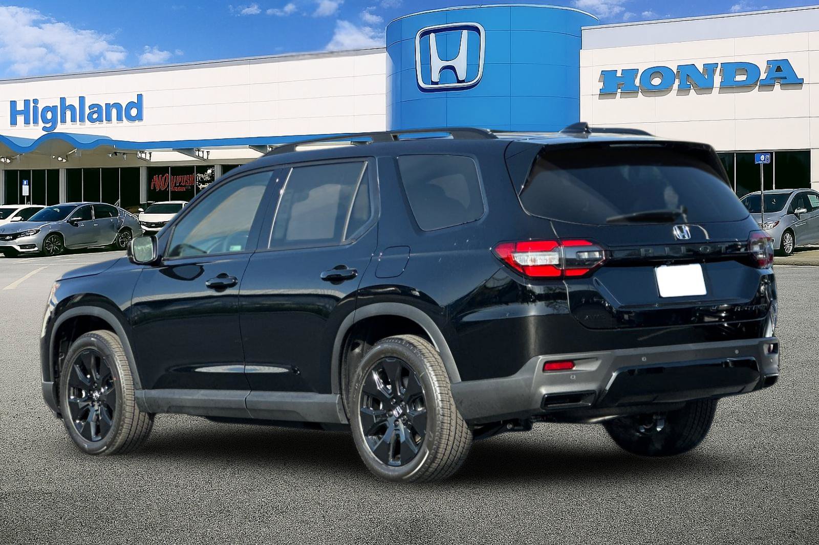 New 2026 Honda Pilot Black Edition image 3