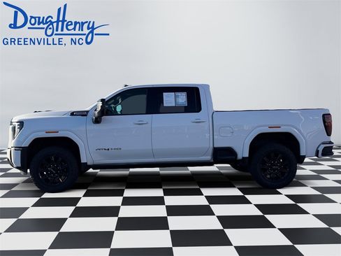 Used 2024 GMC Sierra 2500 AT4 w/ AT4 Preferred Package image 2