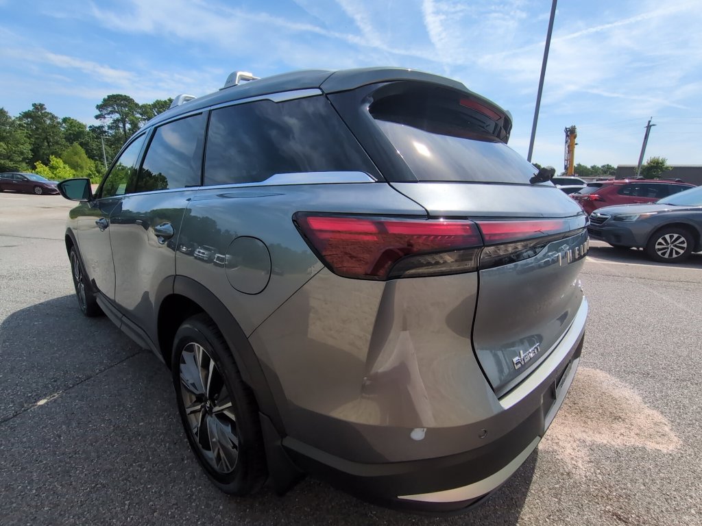 Certified 2027 INFINITI QX60 Luxe w/ Cargo Package FWD image 7