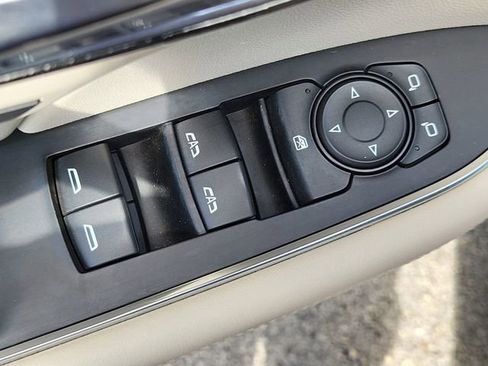 Used 2023 Buick Envision Essence AWD/4WD image 22