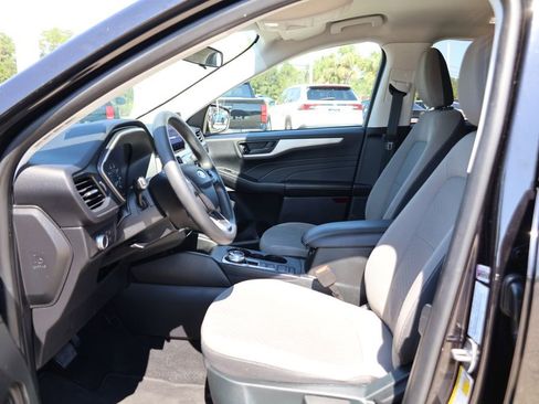 Used 2022 Ford Escape SE image 8