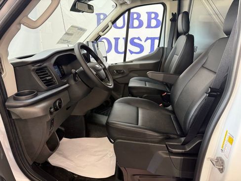 New 2026 Ford Transit 250 148 Medium Roof RWD image 9