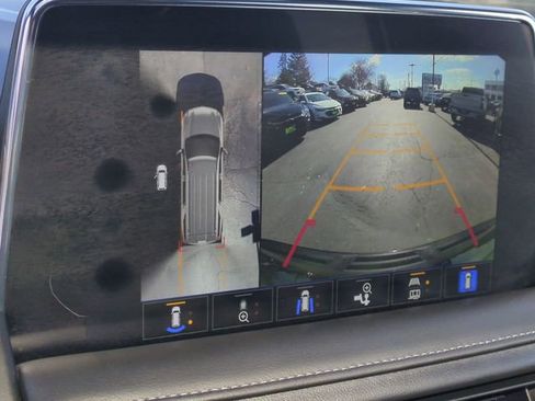 Used 2022 Chevrolet Suburban Z71 w/ Z71 Off-Road Package image 15