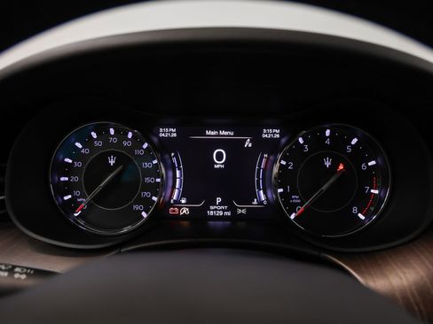 Used 2023 Maserati Quattroporte Modena RWD image 41