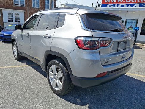 Used 2022 Jeep Compass Latitude AWD/4WD image 3