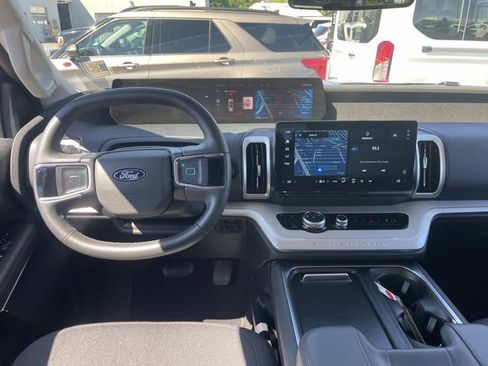 Used 2025 Ford Expedition Max Active AWD/4WD image 20