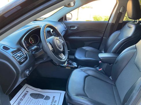 Used 2021 Jeep Compass Latitude image 28