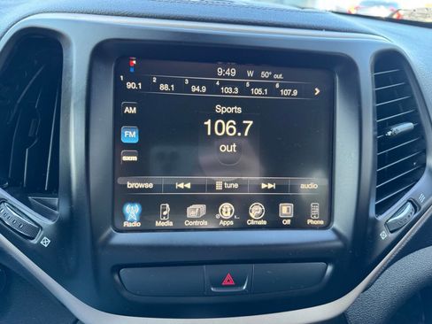 Used 2017 Jeep Cherokee Latitude w/ Cold Weather Group image 14