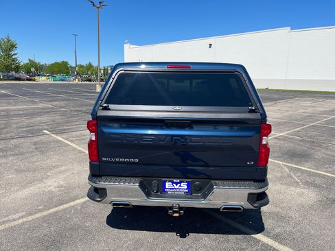 Used 2022 Chevrolet Silverado 1500 LT AWD/4WD image 5