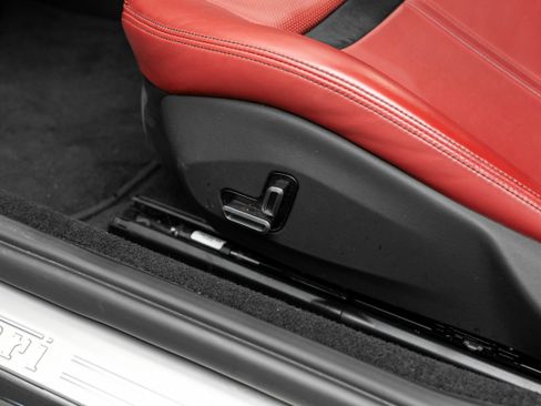 Certified 2022 Ferrari Roma image 19