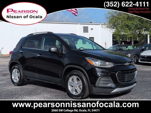 Used 2019 Chevrolet Trax LT w/ LT Convenience Package FWD image 1
