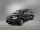 Used 2016 Chrysler Town & Country Touring-L image 4