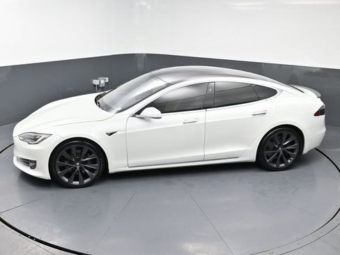 Used 2020 Tesla Model S Long Range Plus image 51