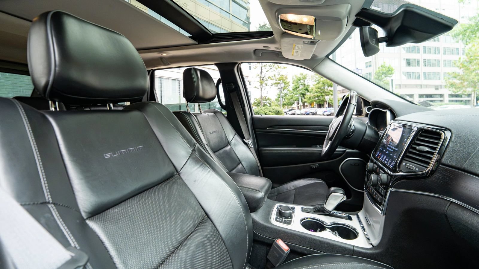 Used 2019 Jeep Grand Cherokee Summit w/ Platinum Series Group AWD/4WD image 10