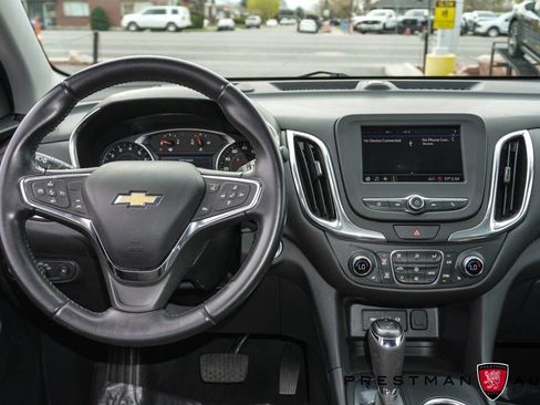 Used 2020 Chevrolet Equinox LT image 2