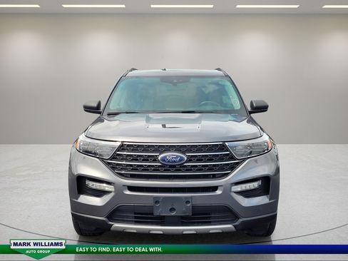 Used 2022 Ford Explorer XLT w/ Equipment Group 202A AWD/4WD image 9