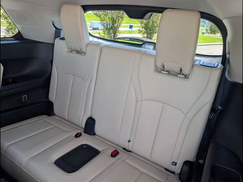 Used 2025 INFINITI QX60 Luxe w/ Vision Package FWD image 11