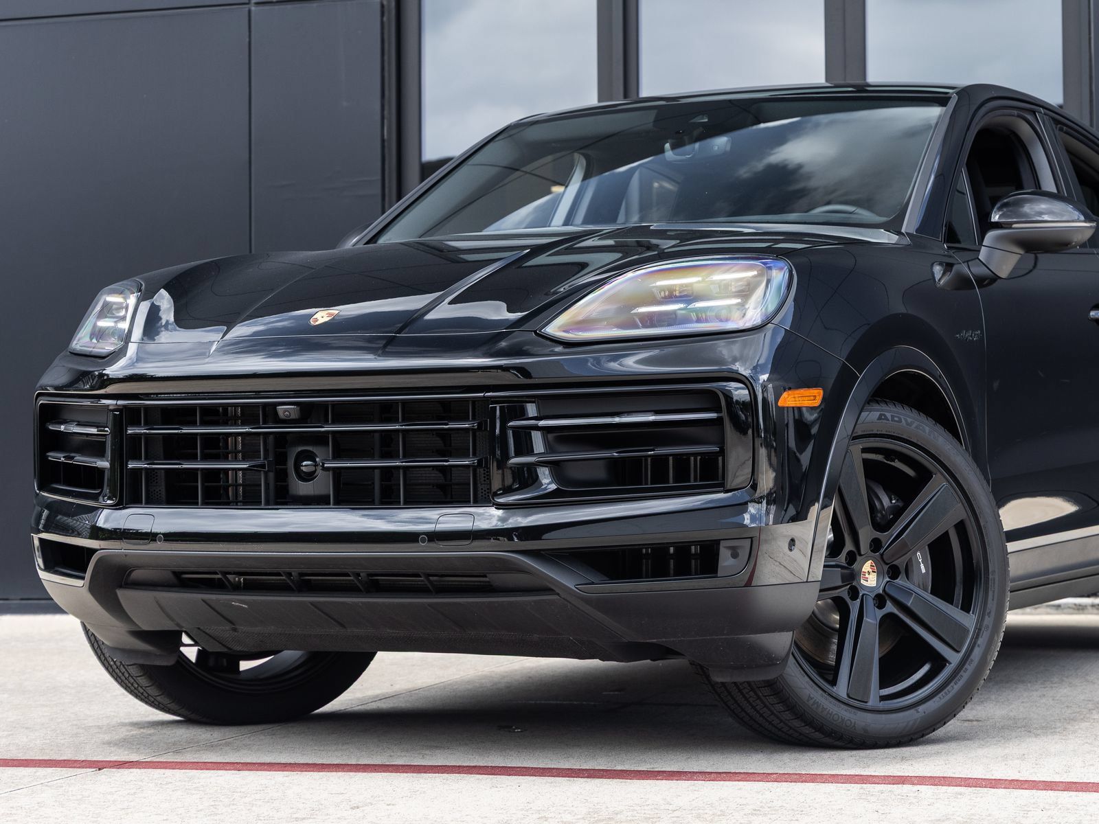Certified 2025 Porsche Cayenne E-Hybrid Coupe AWD/4WD image 7