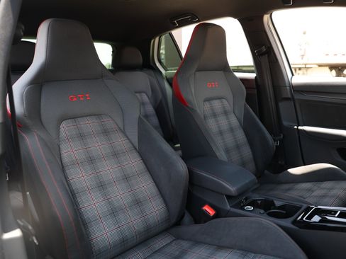 Used 2023 Volkswagen GTI 40th Anniversary Edition FWD image 22