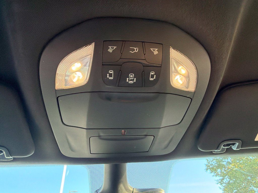 Used 2025 Chrysler Pacifica Select FWD image 33
