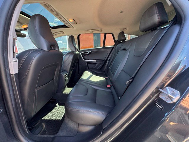 Used 2015 Volvo V60 T5 Cross Country w/ Protection Package AWD/4WD image 13