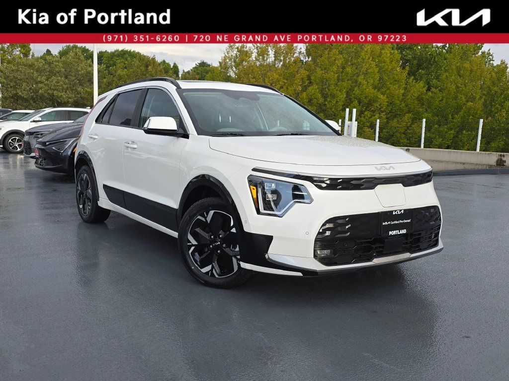 Certified 2023 Kia Niro Wave w/ Wave Preserve Package FWD image 2