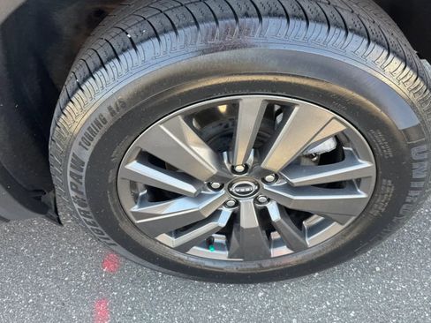 Used 2022 Nissan Pathfinder S FWD image 25