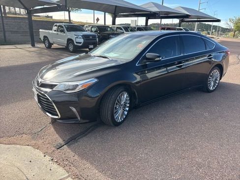 Used 2018 Toyota Avalon Limited w/ All Weather Liner Package image 3