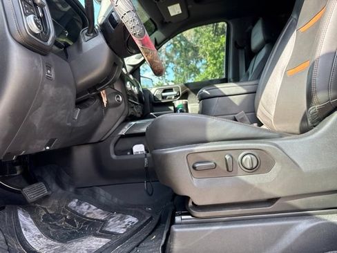 Used 2020 GMC Sierra 1500 AT4 w/ AT4 Premium Package AWD/4WD image 6