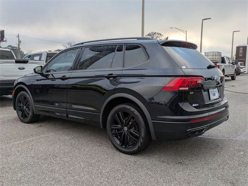 Used 2022 Volkswagen Tiguan SE R-Line image 6