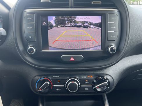 Used 2024 Kia Soul LX w/ Option Group 015 FWD image 5